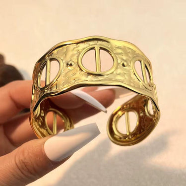Round Bold Golden Bracelet